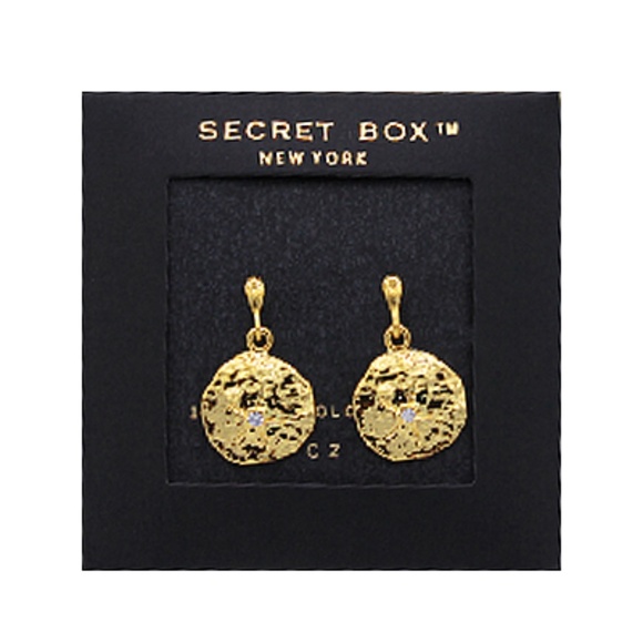 Sand Dollar Earrings - Picture 1 of 1